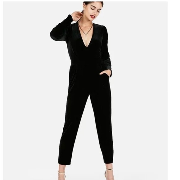 Express Black Velour V-neck Long Sleeve Jumpsuit Size Small - Picture 2 of 8